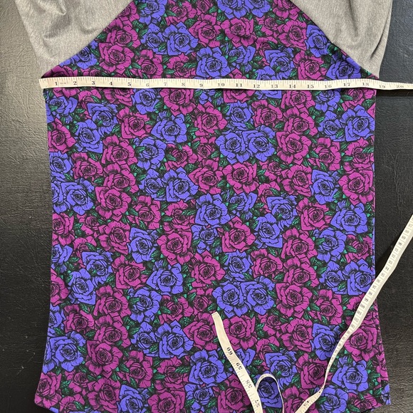 LuLaRoe “Randy” tee size small - Picture 7 of 8